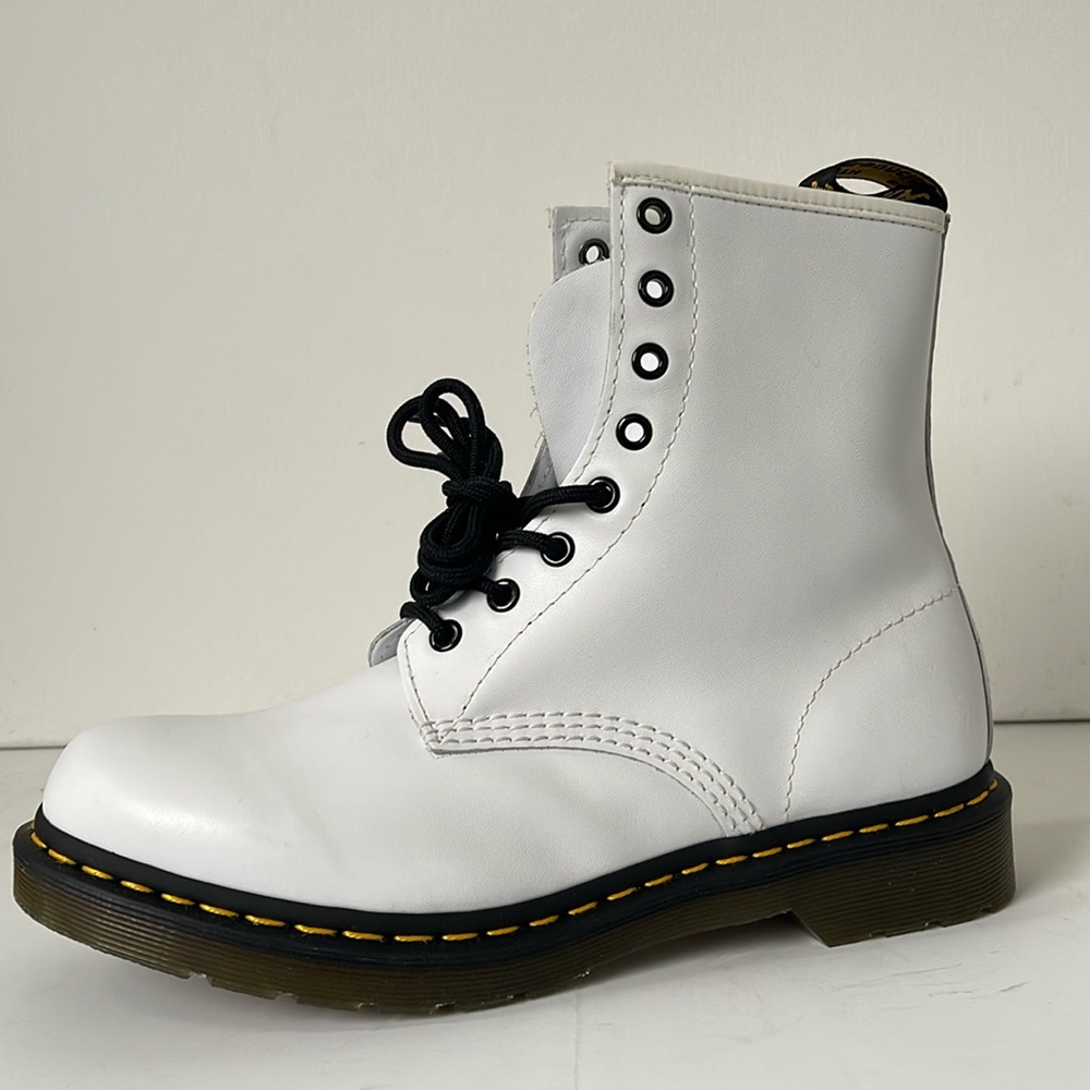 DR. MARTENS Gender Inclusive 1460 8-Eye Lace-up Boot White Smooth USL10 EU42 - Picture 2 of 8